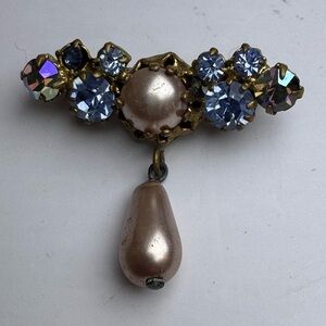 Vintage Brooch  gold-tone bar brooch iridescent AB rhinestones faux pearl drop